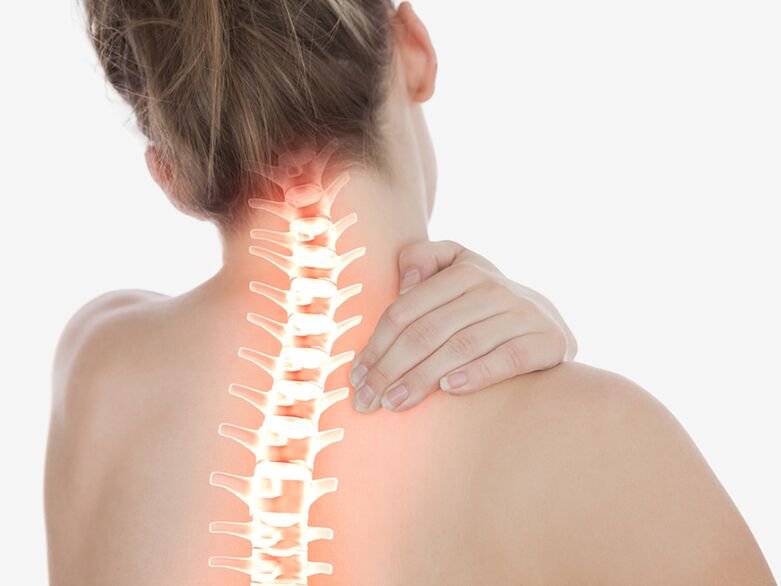 Cervikalna osteohondroza se kaže kot topa ali ostra bolečina
