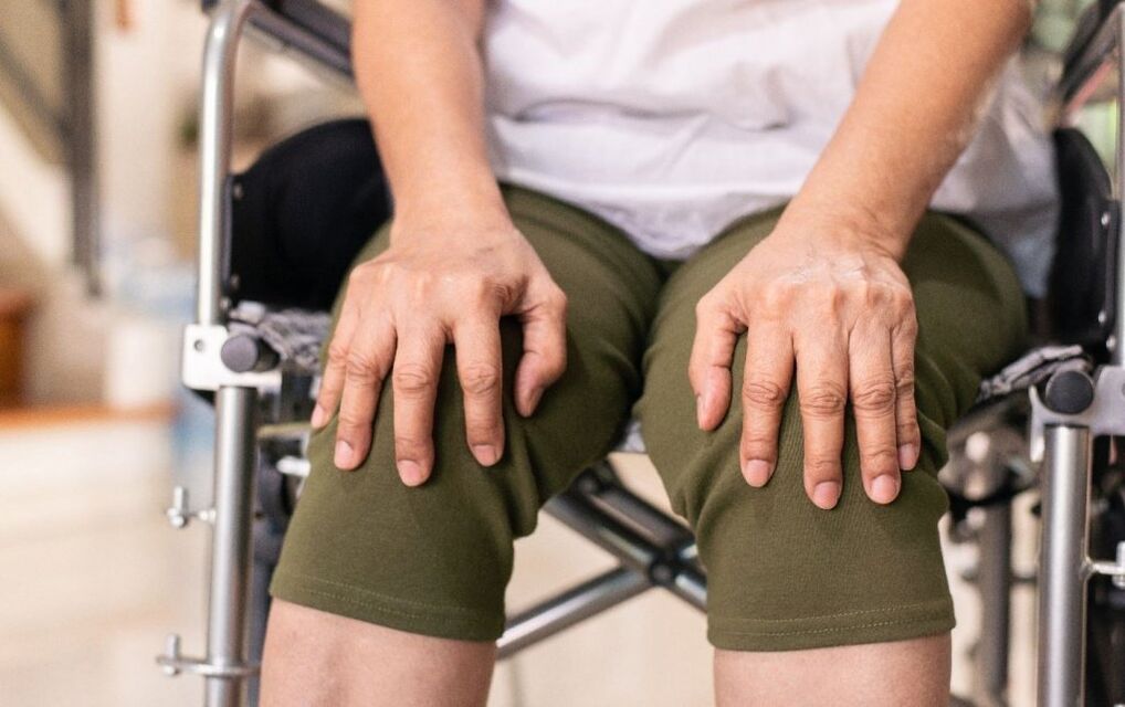 Pacient z artrozo kolenskih sklepov